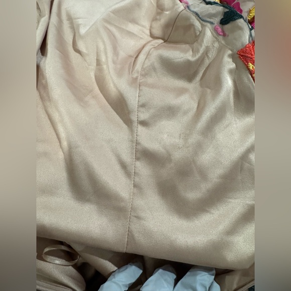 $850 Milly
Penelope Floral Embroidered Halter Dress size 4 - Picture 13 of 13